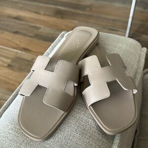 Oran Sandle Beige Mastic